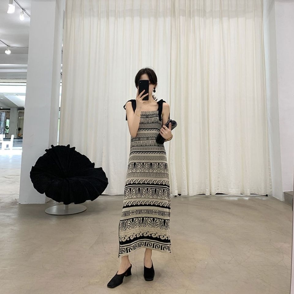 Big Cousin Liu Wen Same Style Knitted Sling Retro Long Waist Slimming One-Step Skirt Split Fashion Skirt 2021 Super Hot