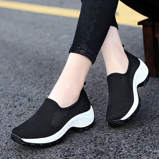 Summer Breathable Mesh Old Beijing Cloth Shoes Women's Slip-on Travel Shoes Sneakers Women's Platform Casual Mom Shoes