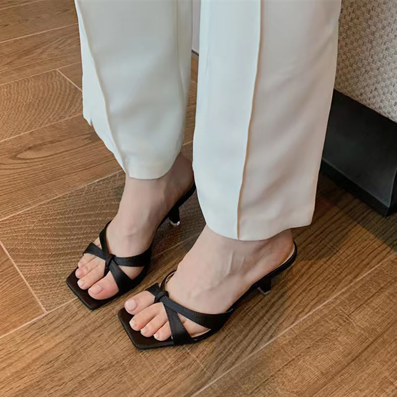 Dép Sâm banh Dép nữ mặc ngoài 2024 mùa xuân và mùa hè mới Retro mở ngón chân vuông Giày cao gót