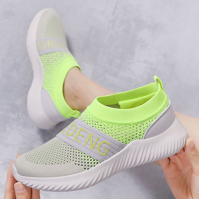 Slip-on Sneakers for Women 2023 Spring and Summer New Breathable Lightweight Women's Shoes Soft Bottom Casual Old Beijing Cloth Shoes for Women