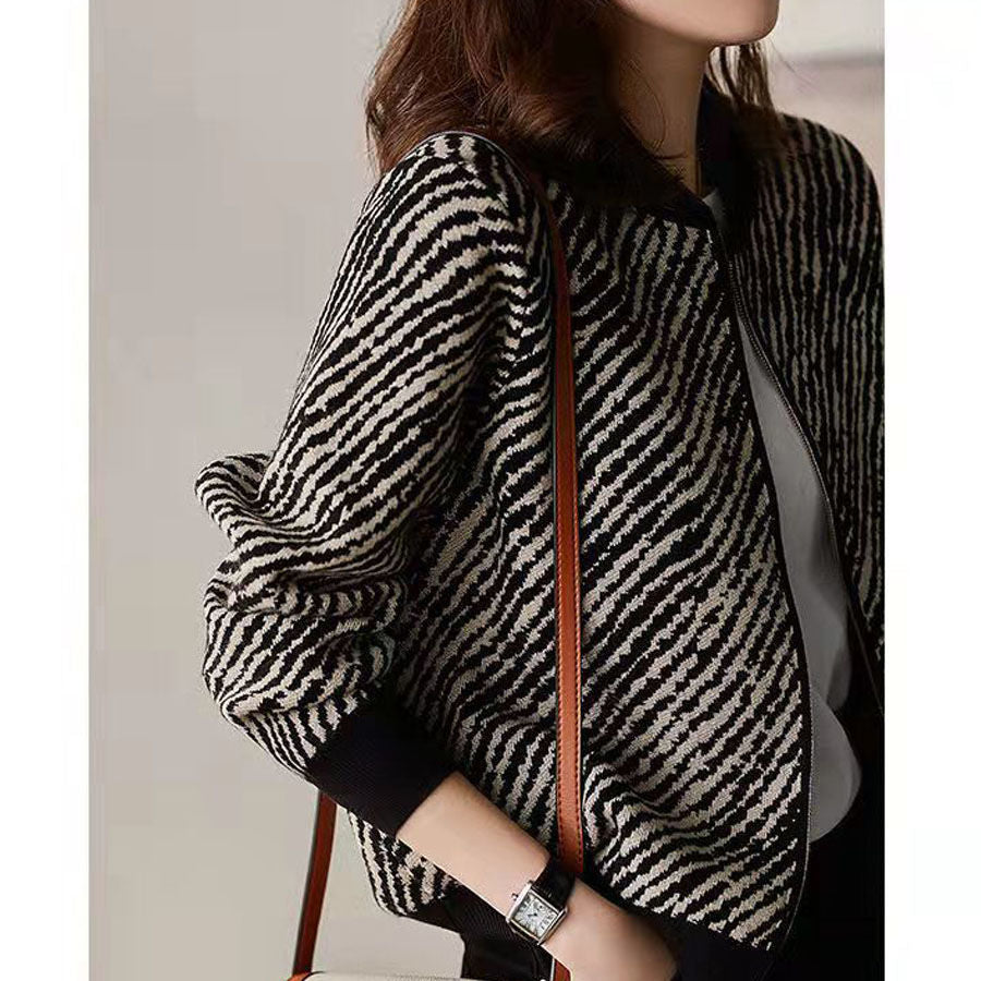 Cổ tròn mùa thu và mùa đông sọc ngựa vằn jacquard khóa kéo áo cardigan dệt kim áo khoác dài tay nữ