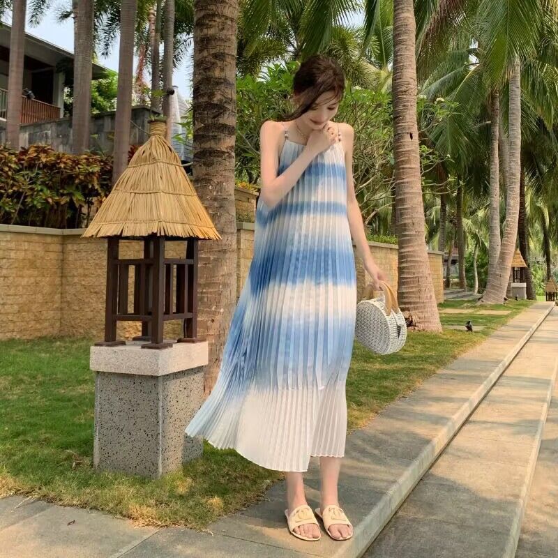 French Style Blue Gradient Strap Dress for Women 2023 Summer New Seaside Vacation Skirt HAILANG Dress