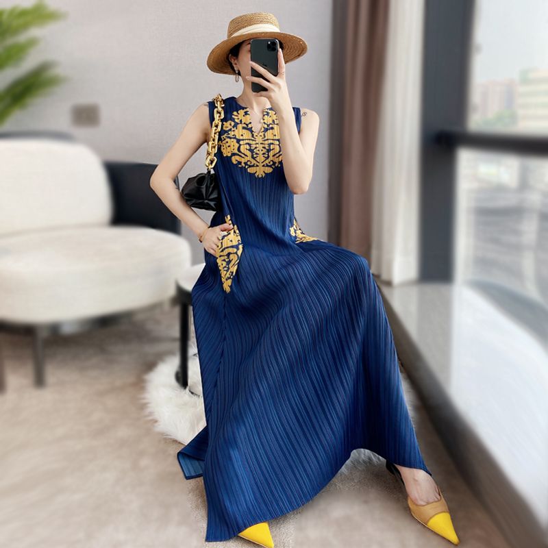 Sanzhai Pleated Retro Dress Women's Summer New National Style Printed Sleeveless Vest Dress Mid-Length Base Skirt