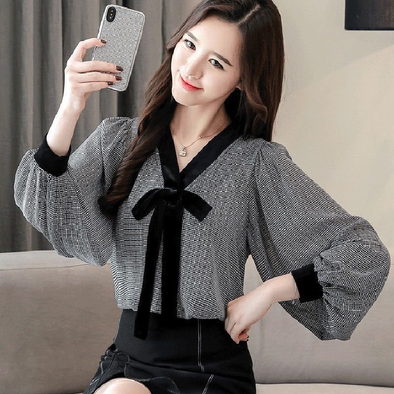 Áo Sơ Mi Voan Nữ Xuân Thu Mới Phong Cách Preppy Cổ Chữ V Bên Trong Trận Đấu Phong Cách Phương Tây Áo Thun Nơ Tay Dài Đáy Áo Sơ Mi hàng Đầu